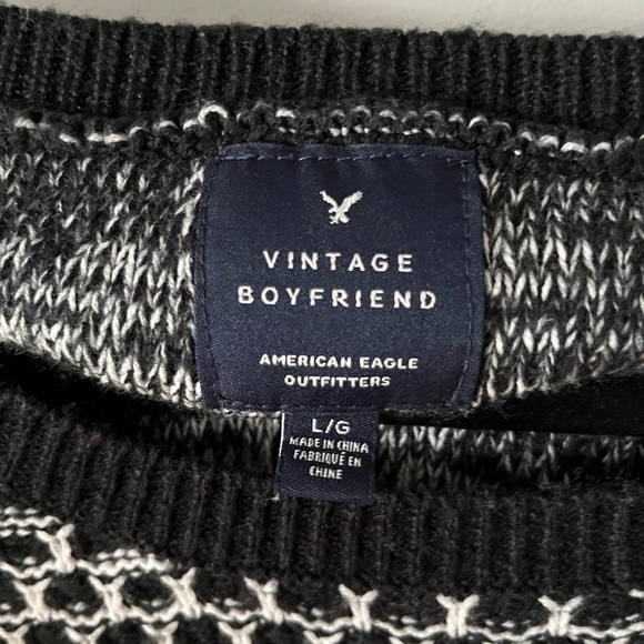American Eagle Black and White Sweater - Picture 2 of 3